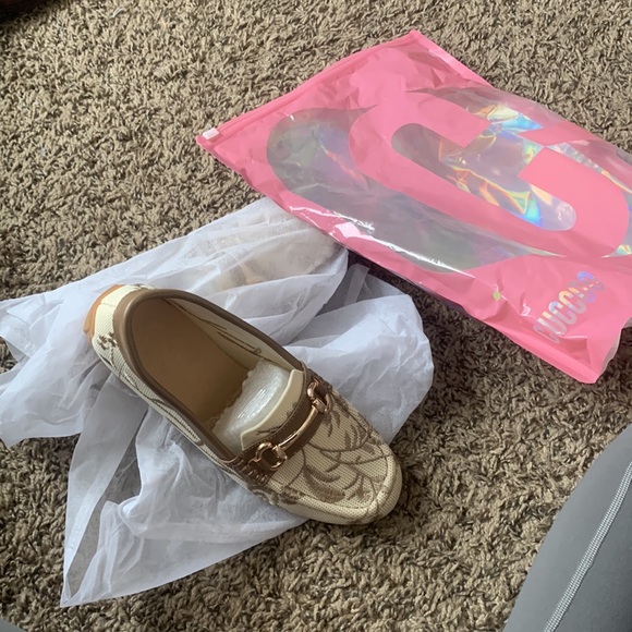 CUCCOO Trending Plant Embroidered Horsebit Decor Loafers - Picture 9 of 9